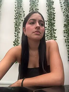 SophiCastro09  online show from 07-18-26, 04:26