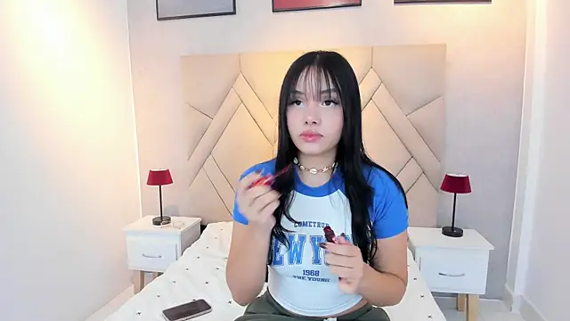 Mila  Fire online show from 06-09-26, 12:28