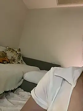 qianduoduo521 online show from 06-24-26, 04:16