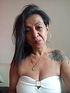 Snapshot of awezomepenelope chatting on 06-10-26, 02:18 awezomepenelope online show from 06-10-26, 02:18