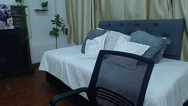 Khalia  online show from 06-20-26, 01:49