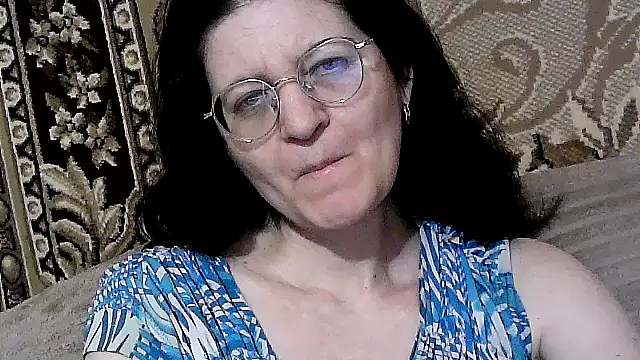 Snapshot of Dear_Annet chatting on 06-15-26, 10:20 Dear Annet online show from 06-15-26, 10:20