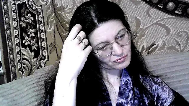 Snapshot of Dear_Annet chatting on 07-17-26, 09:01 Dear Annet online show from 07-17-26, 09:01
