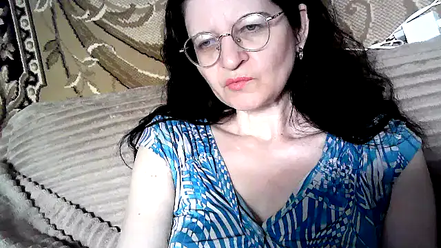 Snapshot of Dear_Annet chatting on 06-15-26, 10:15 Dear Annet online show from 06-15-26, 10:15