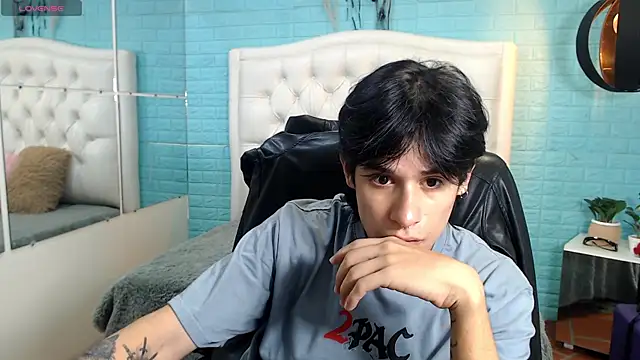 wayath1 online show from 07-12-26, 11:11