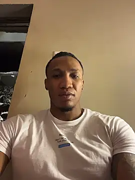 Snapshot of LoganVarela chatting on 07-21-26, 01:19 LoganVarela online show from 07-21-26, 01:19