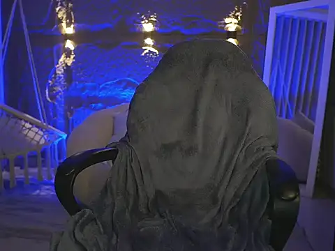 Snapshot of LoganVarela chatting on 07-19-26, 01:30 LoganVarela online show from 07-19-26, 01:30