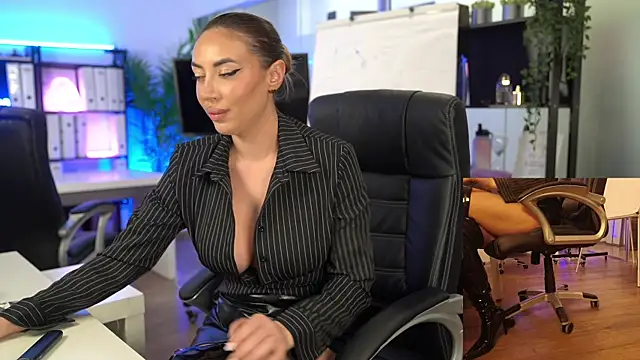 BabesGoWild online show from 04-14-26, 05:01