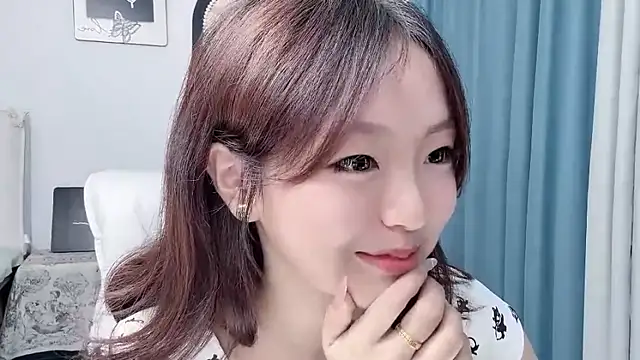 Snapshot of wenwen8888 chatting on 07-05-26, 04:19 wenwen8888 online show from 07-05-26, 04:19