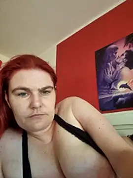 GoldenWifee online show from 06-18-26, 09:14