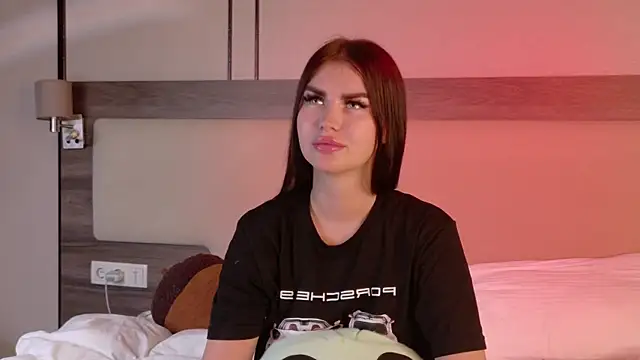 leonameilee online show from 06-19-26, 06:30