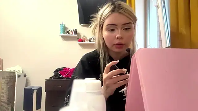 moonluv33 online show from 06-23-26, 01:20
