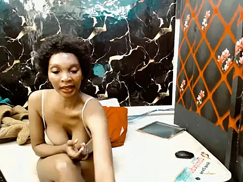 Snapshot of Caramelminxx_ chatting on 06-24-26, 07:40 Caramelminxx online show from 06-24-26, 07:40