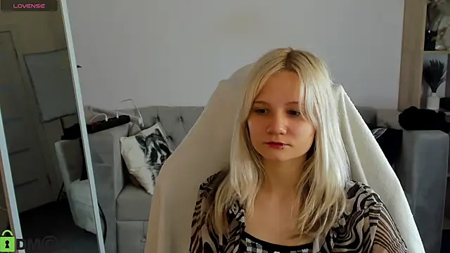 Bunny Elsy online show from 06-10-26, 11:11