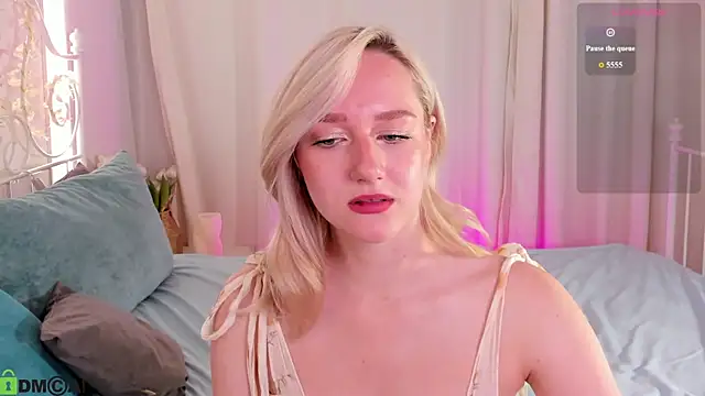 Chloe-Deccer online show from 08-04-26, 01:32
