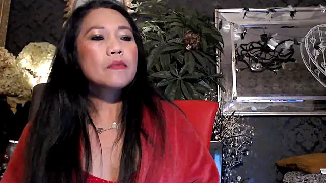 Snapshot of Hornygirltheone chatting on 10-31-25, 12:40 Hornygirltheone online show from 10-31-25, 12:40