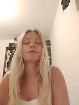 NinaHola online show from 06-23-26, 06:50