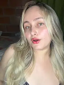 Snapshot of Rositafresitaa chatting on 06-19-26, 01:44 Rositafresitaa online show from 06-19-26, 01:44