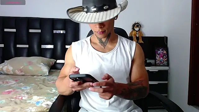 Snapshot of Erosscott_ chatting on 07-30-26, 03:22 Erosscott online show from 07-30-26, 03:22