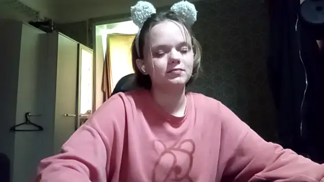 FlirtingAdele 1 online show from 06-13-26, 07:17