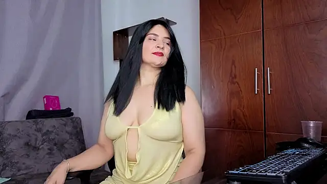 Snapshot of dulce_122 chatting on 06-15-26, 07:46 dulce 122 online show from 06-15-26, 07:46
