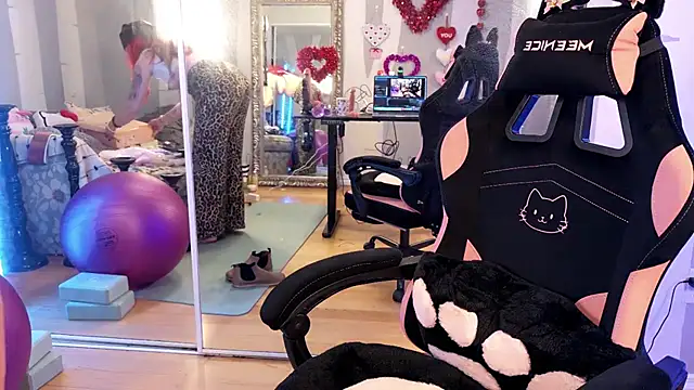 youngmilfBlossom online show from 07-31-26, 10:07