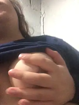 alexaparedes01 online show from 06-11-26, 01:16