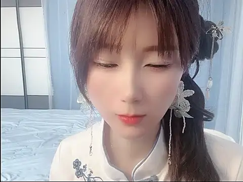 Snapshot of Vivi2222vivi chatting on 06-11-26, 02:53 Vivi2222vivi online show from 06-11-26, 02:53