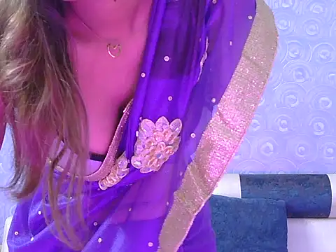 cute-iraa online show from 07-18-26, 06:00