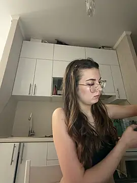 KatyNuar online show from 06-12-26, 07:33