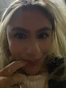 Snapshot of Lia-firee chatting on 07-15-26, 01:56 Lia-firee online show from 07-15-26, 01:56