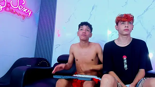 Snapshot of Litle_sweet_boys chatting on 07-08-26, 06:08 Litle sweet boys online show from 07-08-26, 06:08