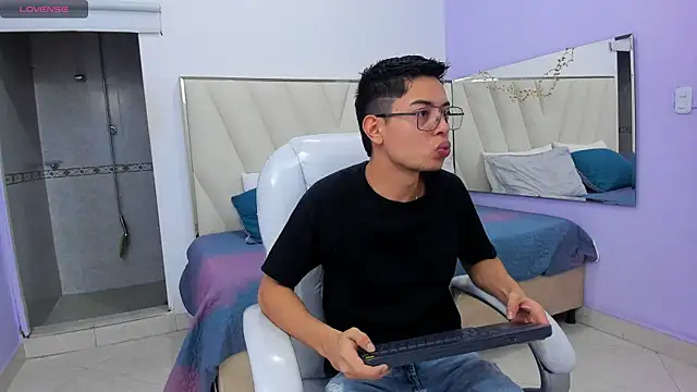 Ethan12  online show from 07-08-26, 03:19
