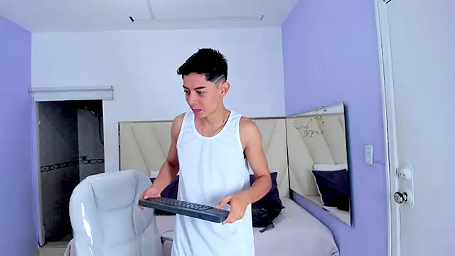 Ethan12  online show from 06-11-26, 01:30