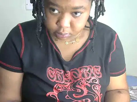 Snapshot of pretty_julie22 chatting on 06-29-26, 10:26 pretty julie22 online show from 06-29-26, 10:26