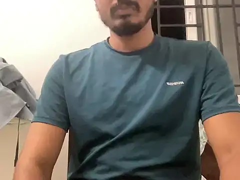 Snapshot of NAVIN0001 chatting on 08-09-26, 06:25 NAVIN0001 online show from 08-09-26, 06:25