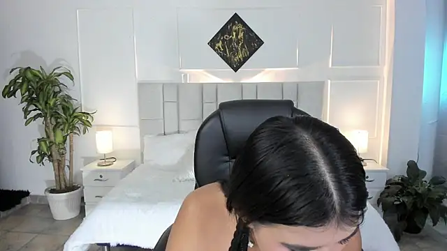 Martina evan online show from 06-14-26, 10:38