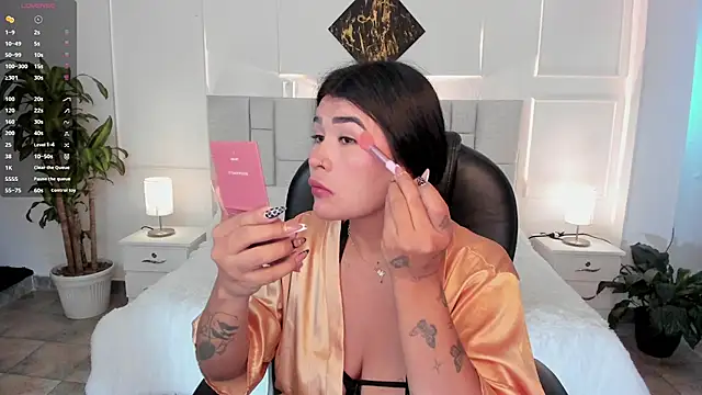 Martina evan online show from 07-17-26, 09:39