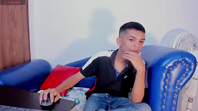 littlecum18 online show from 06-21-26, 12:22
