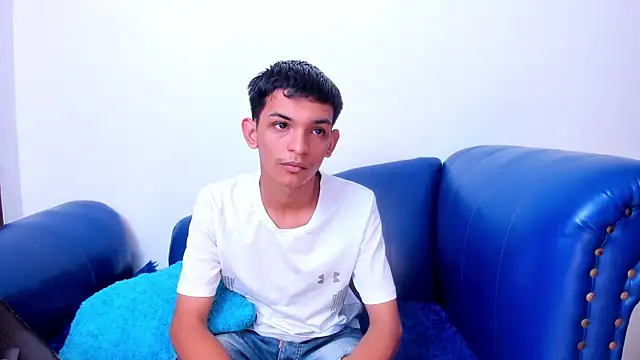 littlecum18 online show from 06-19-26, 12:33