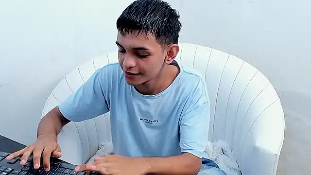 littlecum18 online show from 06-08-26, 02:17