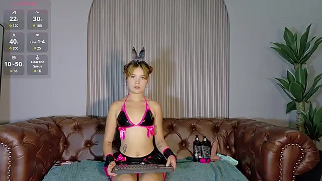 Lilii Peach online show from 07-02-26, 12:33