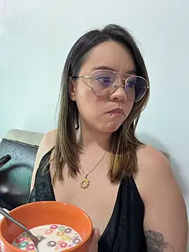 Emma Jonas online show from 06-26-26, 06:58