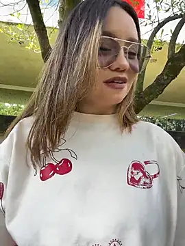 Emma Jonas online show from 06-21-26, 06:25