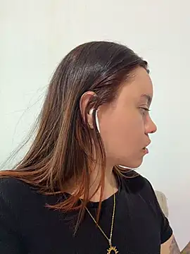 Emma Jonas online show from 07-11-26, 06:30