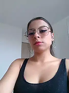 Snapshot of _Aisha_20 chatting on 07-10-26, 02:50 Aisha 20 online show from 07-10-26, 02:50
