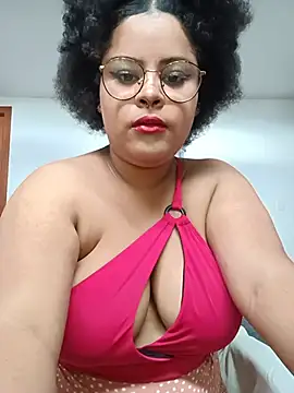 Snapshot of Lolacurly69 chatting on 06-13-26, 10:19 Lolacurly69 online show from 06-13-26, 10:19