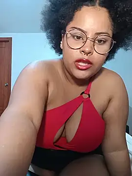 Snapshot of Lolacurly69 chatting on 06-14-26, 02:24 Lolacurly69 online show from 06-14-26, 02:24