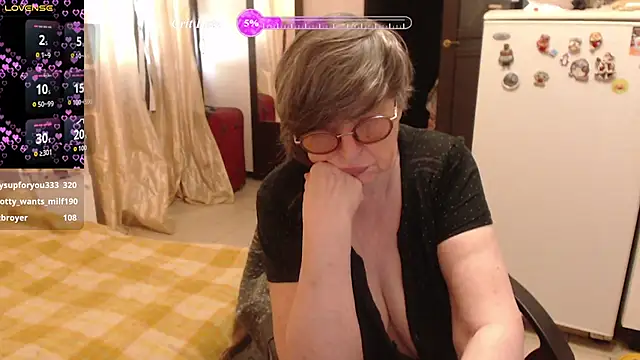 Snapshot of Sharon_Amore chatting on 07-16-26, 09:39 Sharon Amore online show from 07-16-26, 09:39