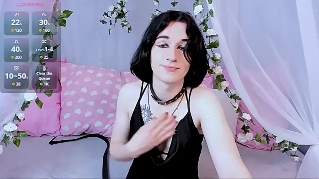 MickeQuinee online show from 06-08-26, 10:05